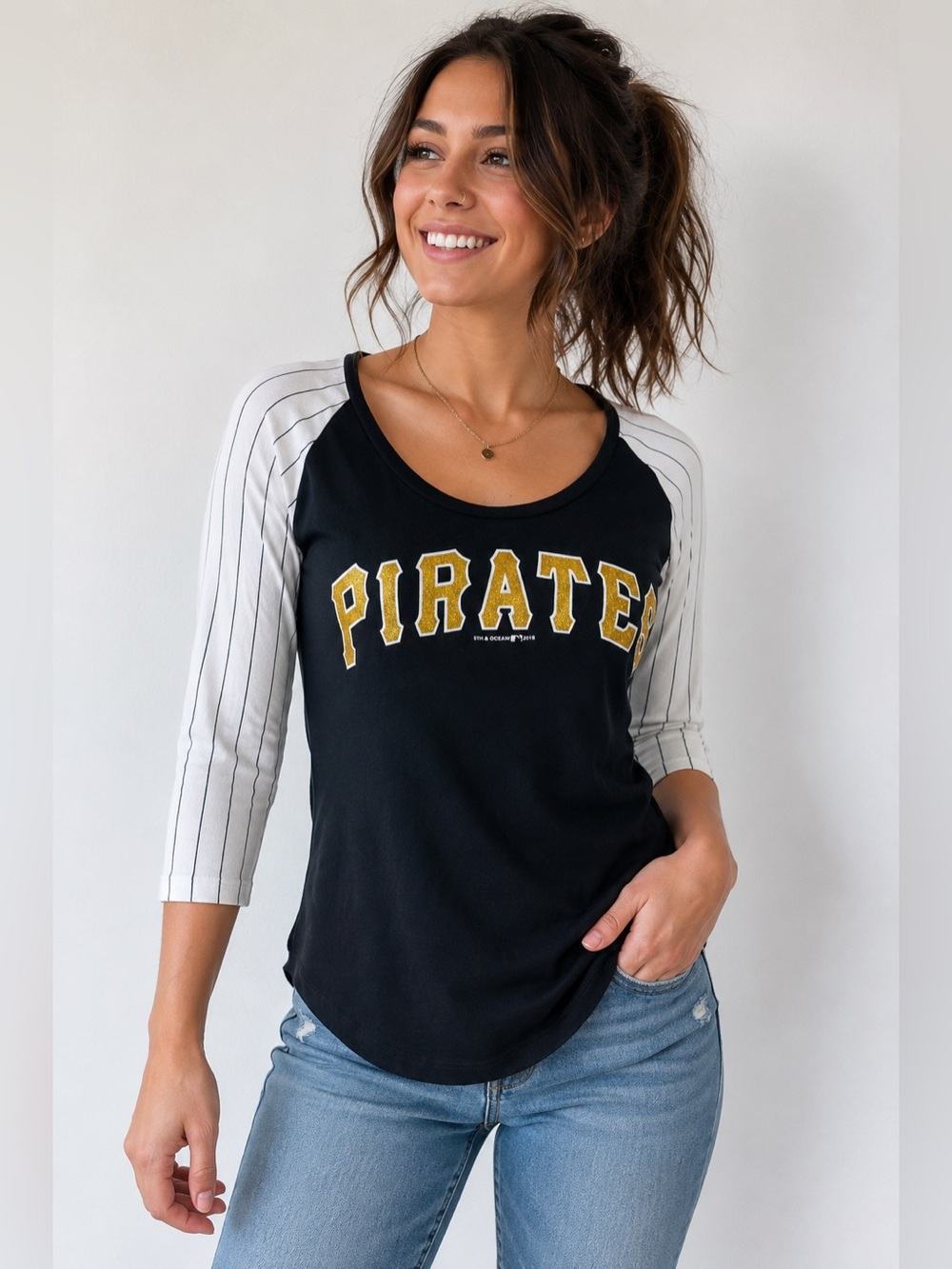 Women’s New Era Pittsburgh Pirates Glitter Logo Raglan Tee Black Size M